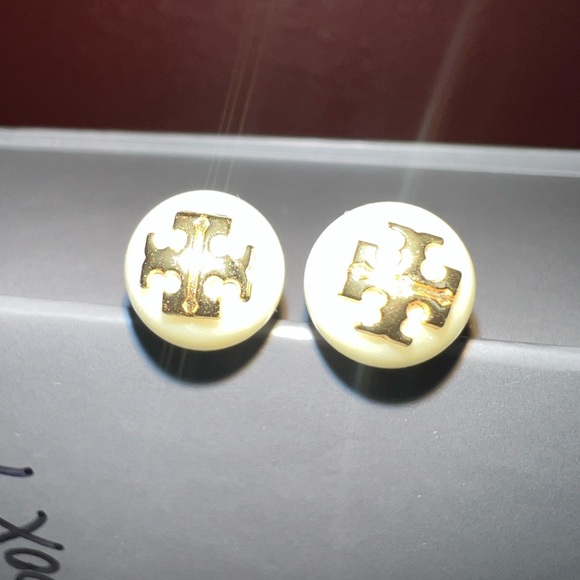 Tory Burch Kira Pearl Stud Earrings - EUC - ivory/Tory gold - Picture 4 of 7